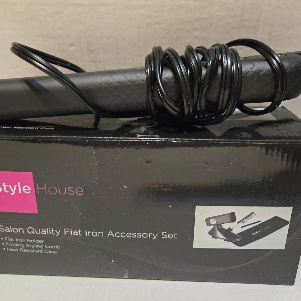 Style House flat iron and BRAND NEW accessories